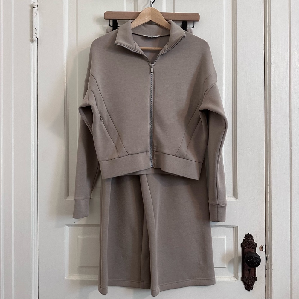 Spanx AirEssentials Zip Up Sweatshirt Sweatpant Matching Set Size XS Tan Brown